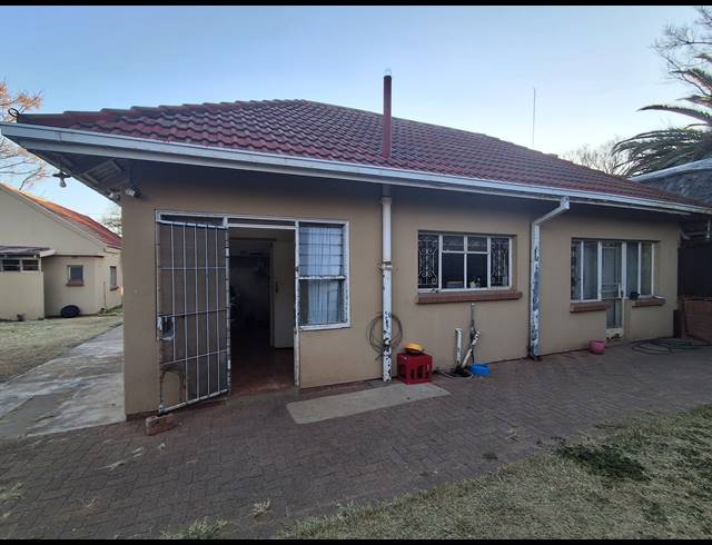 3 BEDROOM FREESTANDING FOR SALE IN IRENE PARK